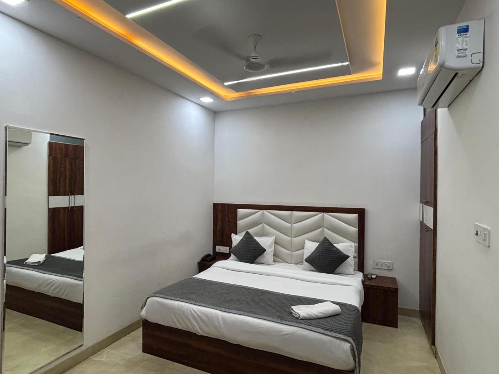 Hotel Ganga Palace - Agra Agra  Εξωτερικό φωτογραφία