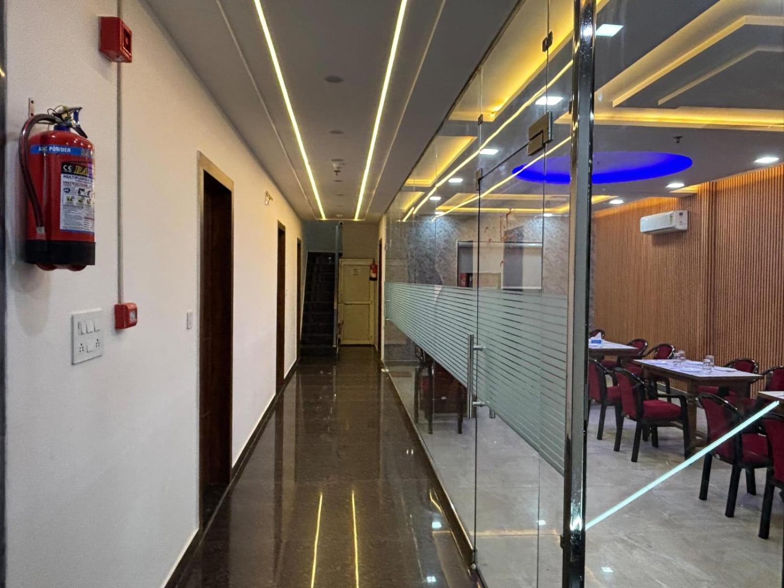Hotel Ganga Palace - Agra Agra  Εξωτερικό φωτογραφία